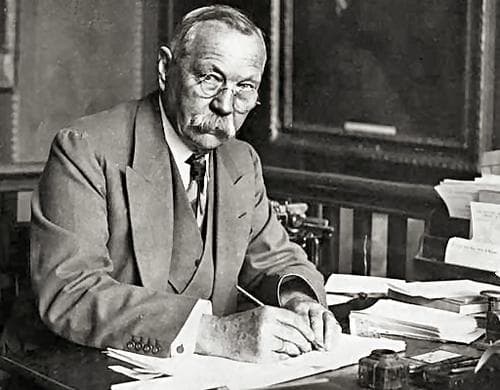 Arthur Conan Doyle photo