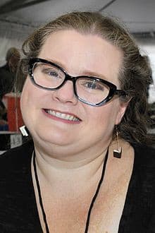 Beth Revis photo